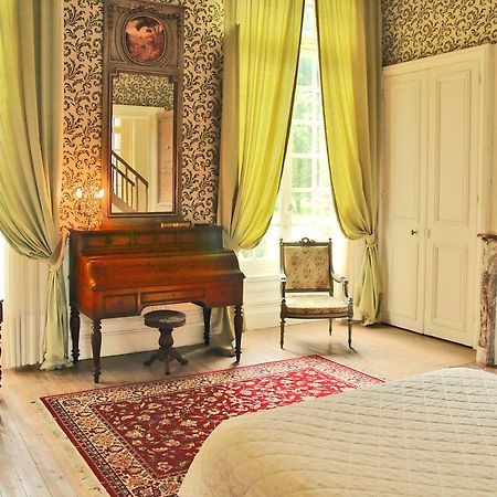 Chateau De Fleury La Foret Bed & Breakfast Igoville Exterior photo