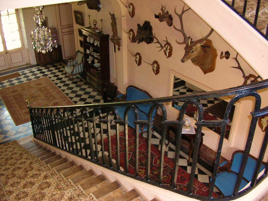 Chateau De Fleury La Foret Bed & Breakfast Igoville Exterior photo