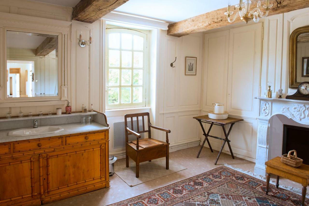 Chateau De Fleury La Foret Bed & Breakfast Igoville Exterior photo
