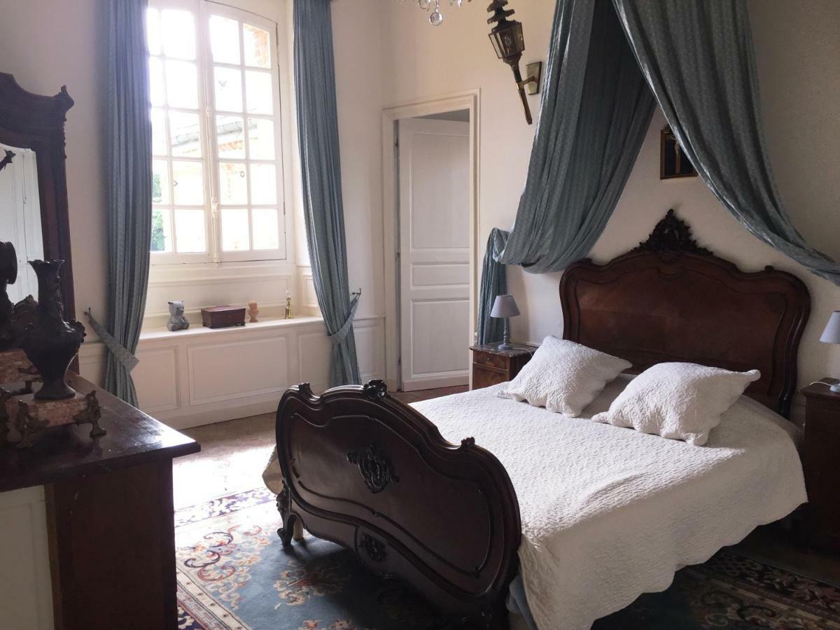 Chateau De Fleury La Foret Bed & Breakfast Igoville Exterior photo